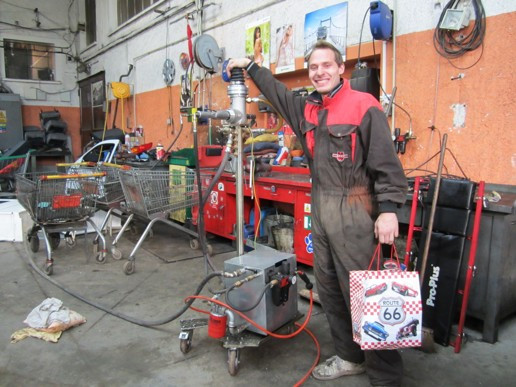 Seda navrtání a odsávání nádrže – Tehovec